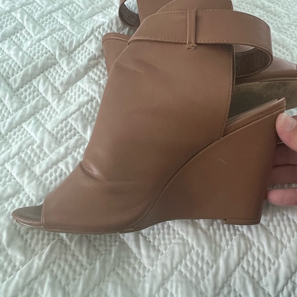 Size 9 open toe booties - Picture 4 of 6